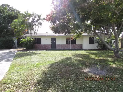 720 SE Alamanda, Stuart, FL 34996 photo 1