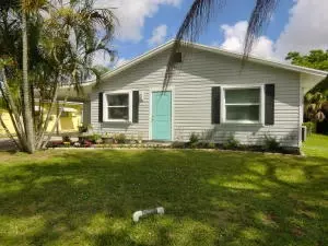 2349 SE Madison St, Stuart, FL 34997 photo 1