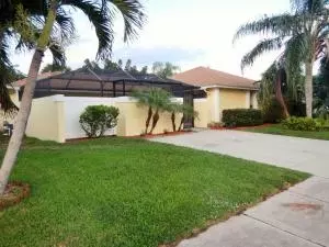 131 Arrowhead Cir, Jupiter, FL 33458 photo 1