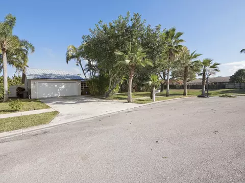18 Chapel, Tequesta, FL 33469 photo 1