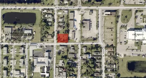 725 SE Bahama Ave, Stuart, FL 34994 photo 1