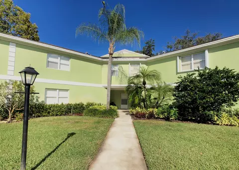 49 SE Beech Tree Ln, Stuart, FL 34994 photo 1