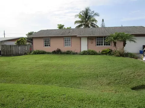 1718 SE Monroe St, Stuart, FL 34997 photo 1