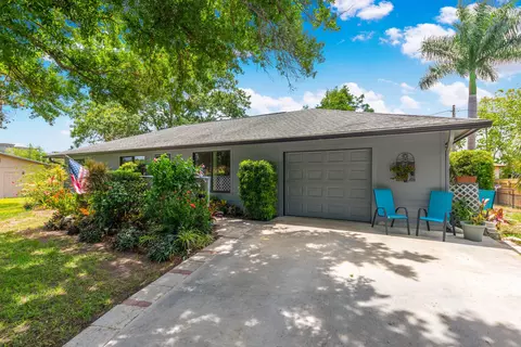 864 NW 12th Ter, Stuart, FL 34994 photo 1