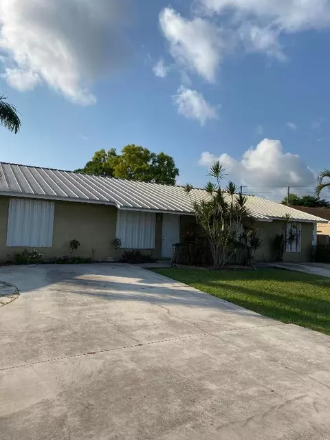 4808 SE Salvatori, Stuart, FL 34997 photo 1