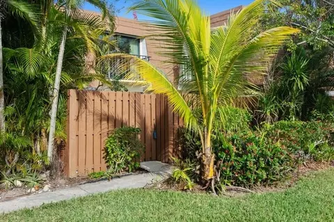 6142 SE Riverboat Dr, Stuart, FL 34997 photo 1