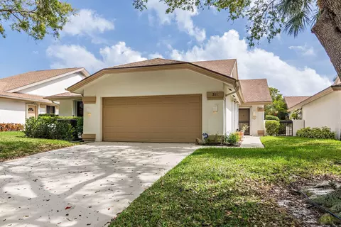 311 Ridge Rd, Jupiter, FL 33477 photo 1