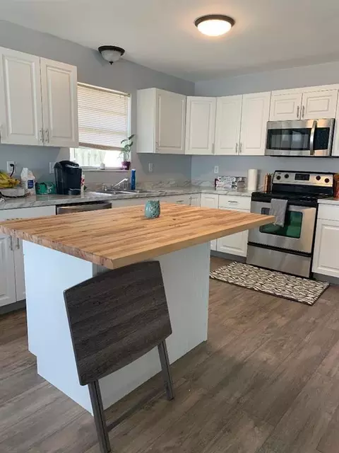 3248 SE Golden Gate Ave, Stuart, FL 34997 photo 1
