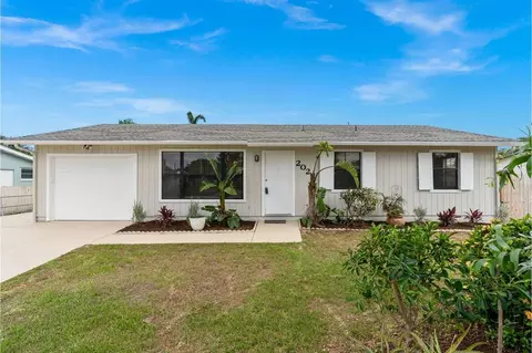 2028 SE Monroe St, Stuart, FL 34997 photo 1