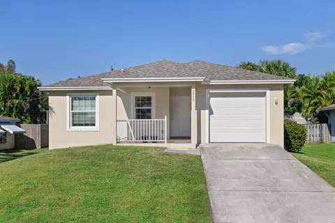 2957 SE Orchid St, Stuart, FL 34997 photo 1
