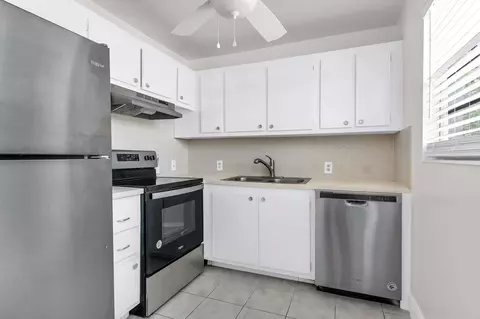 196 Mansfield E, Boca Raton, FL 33434 photo 1