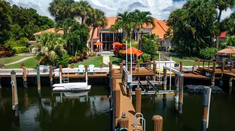 2025 La Porte Dr, Palm Beach Gardens, FL 33410