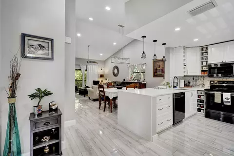 4103 NW 22nd St #252-E, Coconut Creek, FL 33066