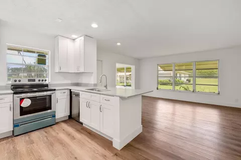 5054 Lakefront #A, Delray Beach, FL 33484