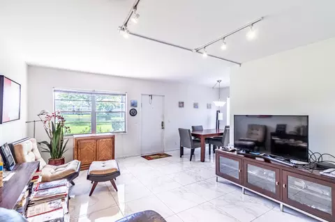 5 Preston A, Boca Raton, FL 33434 photo 1