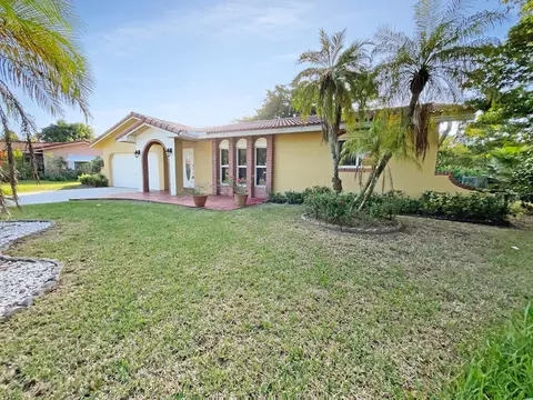11360 NW 37th St, Coral Springs, FL 33065