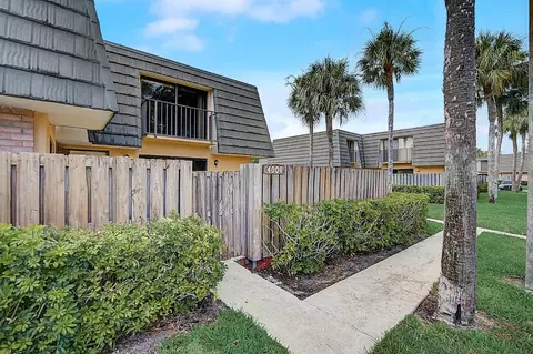 4006 40th Way, West Palm Beach, FL 33407