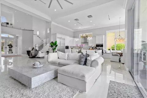 110 Dalena Way, Palm Beach Gardens, FL 33418
