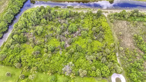 Nnn Bob Cat, Loxahatchee, FL 33470
