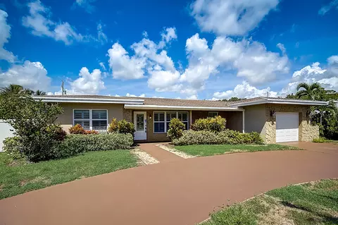 3015 Churchill Dr, Boynton Beach, FL 33435