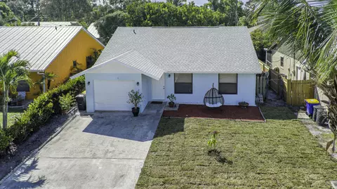 5664 SE Collins Ave, Stuart, FL 34997 photo 1