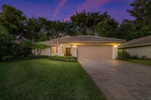 4915 Pine Tree Dr, Boynton Beach, FL 33436 photo 1