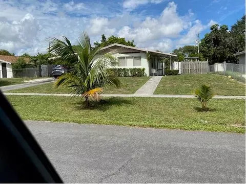 1631 43rd St, West Palm Beach, FL 33407