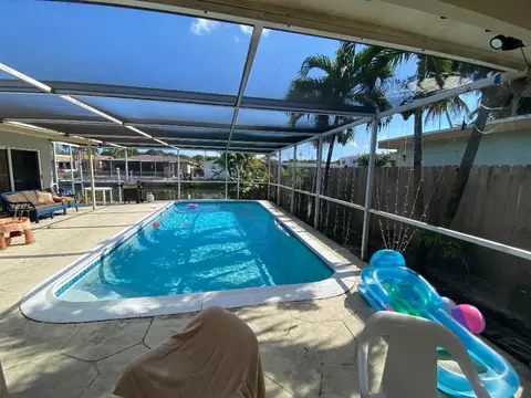 3905 E Lake Pl, Miramar, FL 33023