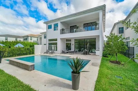 8988 Dulcetto Ct, Boca Raton, FL 33496