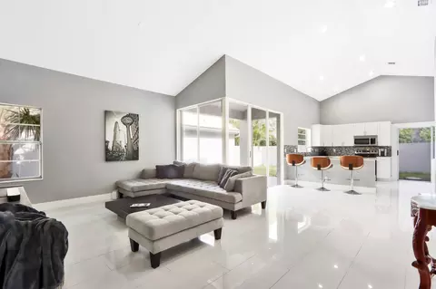 7 Wyndham Ln, Palm Beach Gardens, FL 33418