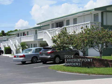 2004 Lake Osborne Dr #4, Lake Worth Beach, FL 33461