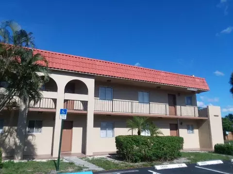 6060 Forest Hl #204, West Palm Beach, FL 33415