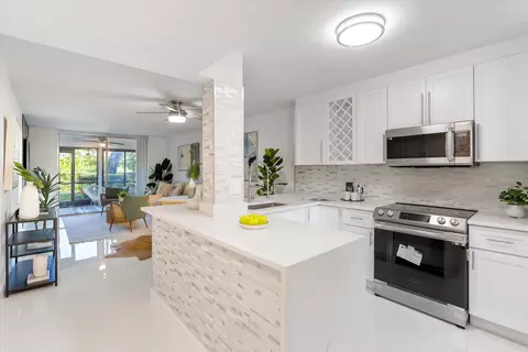 6935 Huntington Ln #101, Delray Beach, FL 33446