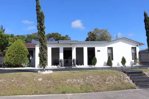 15765 SW 102nd, Miami, FL 33157