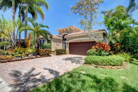 1926 Via Castello, Wellington, FL 33411