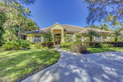 9947 SE Oak Tree Ter, Tequesta, FL 33469
