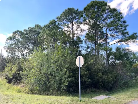 401 SW Seaflower Ter, Port St Lucie, FL 34984