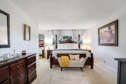 3755 Via Poinciana Dr #110, Lake Worth, FL 33467