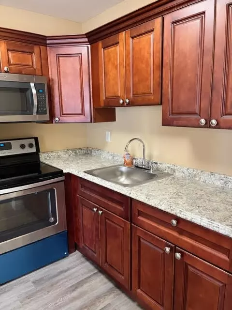 83 Salisbury #D, West Palm Beach, FL 33417