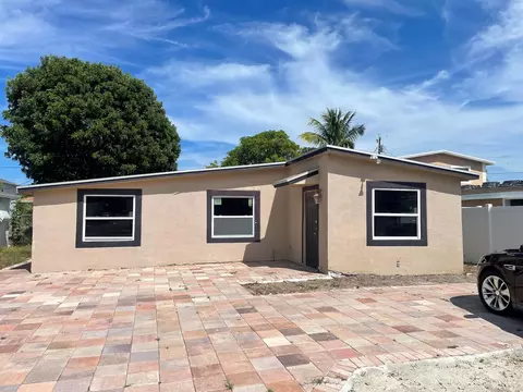 325 SW 8th Ave, Delray Beach, FL 33444