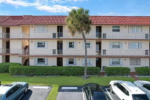 700 SE 6th Ave #212, Deerfield Beach, FL 33441