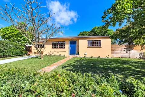 371 Maddock St, West Palm Beach, FL 33405