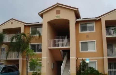201 SW Palm Dr #104, Port Saint Lucie, FL 34986