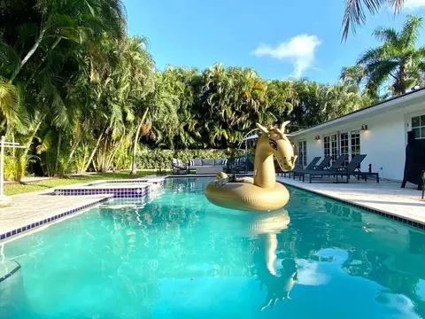 202 NE 8th Ave, Delray Beach, FL 33483