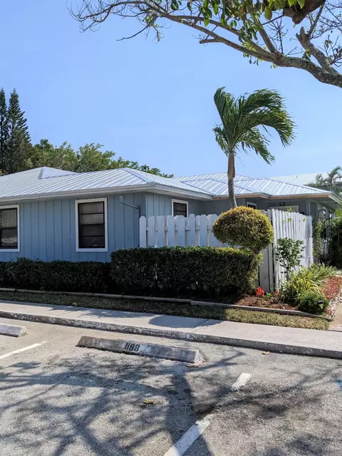1198 NE Coy Senda, Jensen Beach, FL 34957