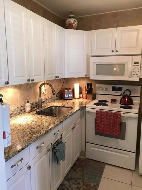 75 Coventry D, West Palm Beach, FL 33417