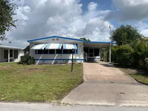 7063 SE Bluebird Cir, Hobe Sound, FL 33455
