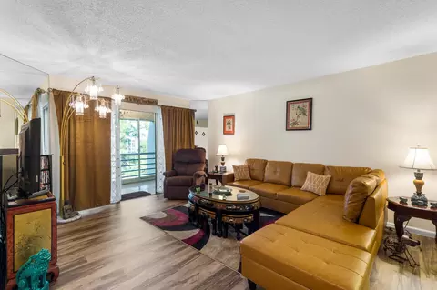 3755 Via Poinciana #611, Lake Worth, FL 33467