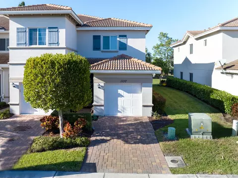 1137 Vermillion Dr, Lake Worth Beach, FL 33461