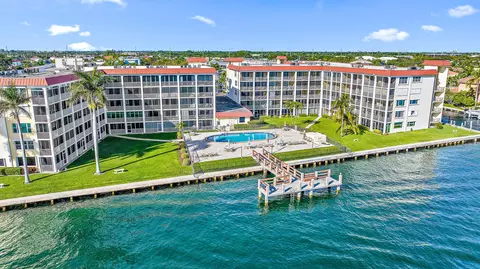 105 Paradise Harbour #201, North Palm Beach, FL 33408